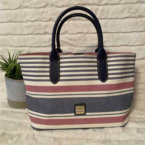 EUC Dooney & Bourke Satchel Bag - Picture 1 of 14